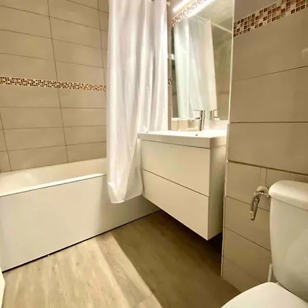 Superbe Studio Avec Terrasse - Port De Laurent Du Var Apartman