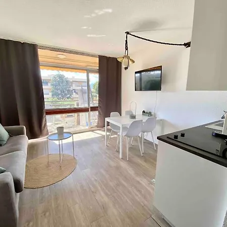 Superbe Studio Avec Terrasse - Port De Laurent Du Var Apartment Saint-Laurent-du-Var